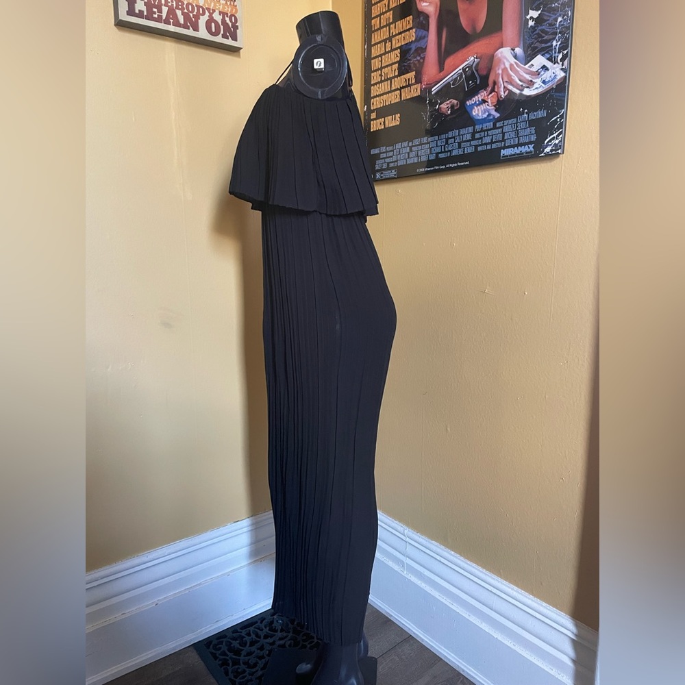 ONLY Off-Shoulder Pleated Jumpsuit ( Large ) - Picture 3 of 5